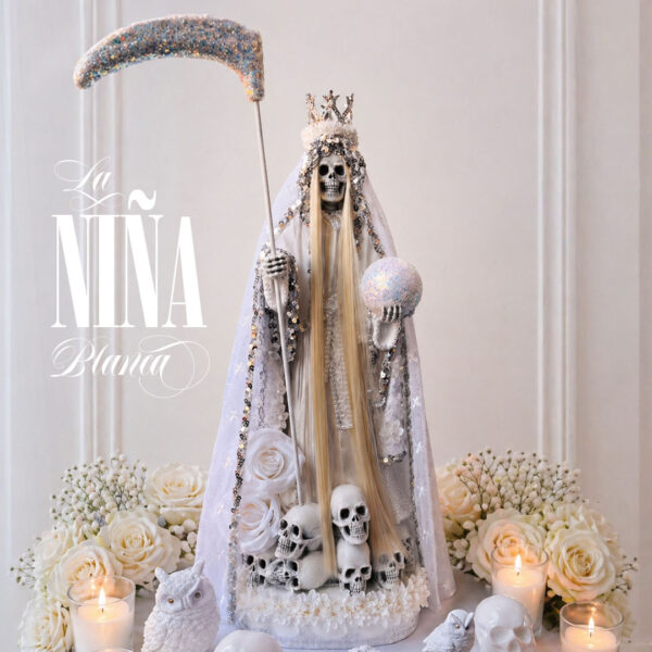 La Niña Blanca Escultura Decorativa Religiosa de Protección y Paz 72cm